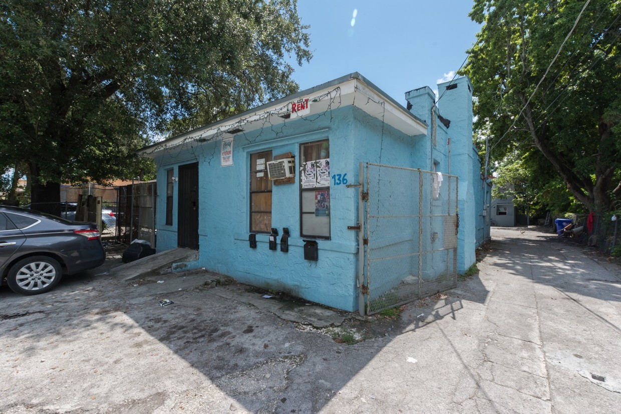 Foto principal - 136 NE 60 St-Little Haiti