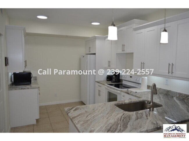 Building Photo - Private 3 Bedroom Ground Floor Condo