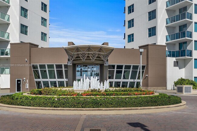 Building Photo - 2641 N Flamingo Rd