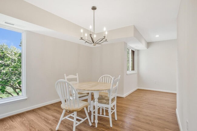 Building Photo - Coming Soon! 2 bedroom condo in Annapolis!