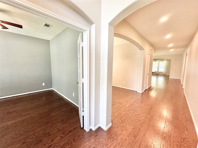 Foto del edificio - 25323 Lisburn Dr