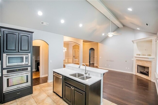 Building Photo - 3103 SW Silverbark Rd