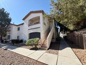Building Photo - 5650 E Sahara Ave