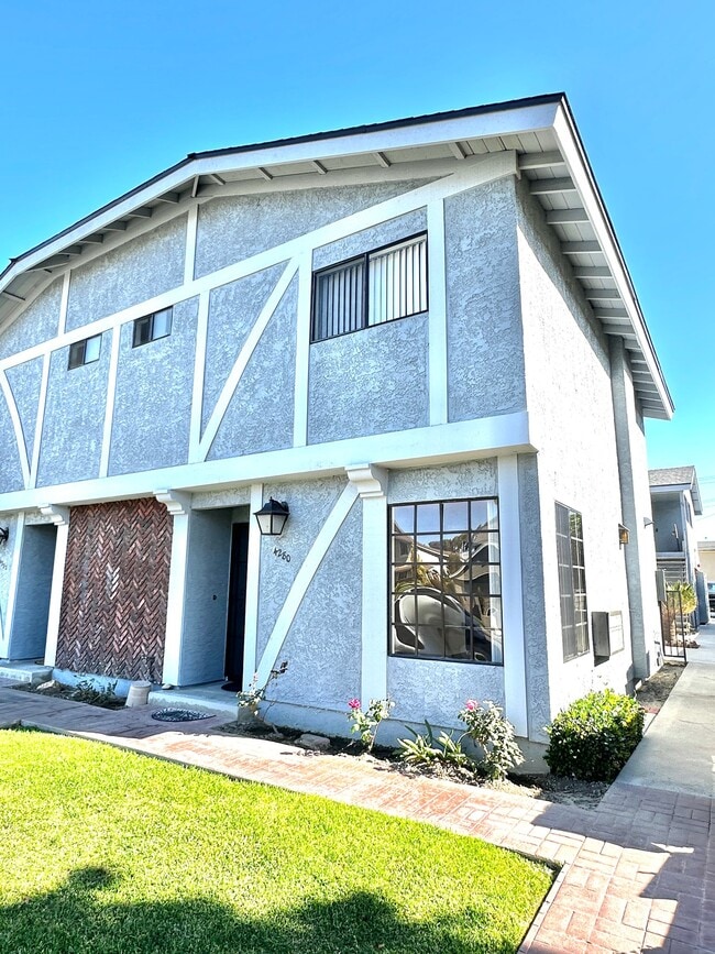 Building Photo - 4280 Green Ave