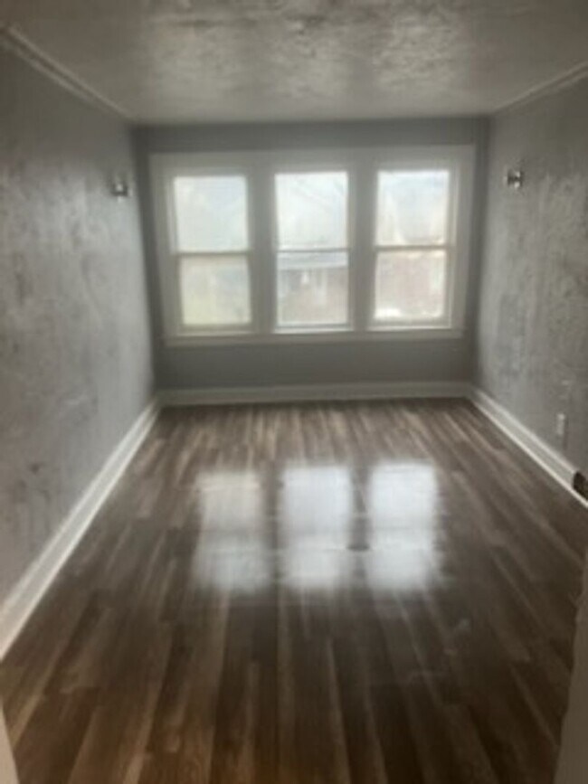 Foto del edificio - 15831 Cherrylawn