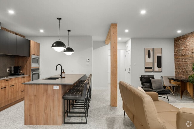 Building Photo - 4276 R. Saint-Denis
