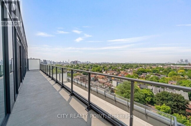 Building Photo - 664 Spadina Ave.