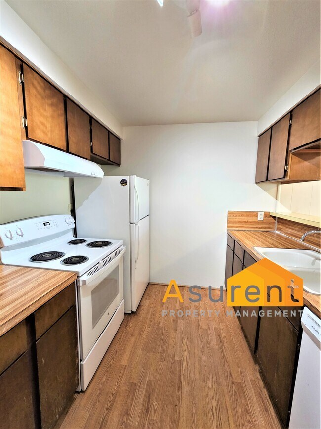 Building Photo - 158 Nutley St