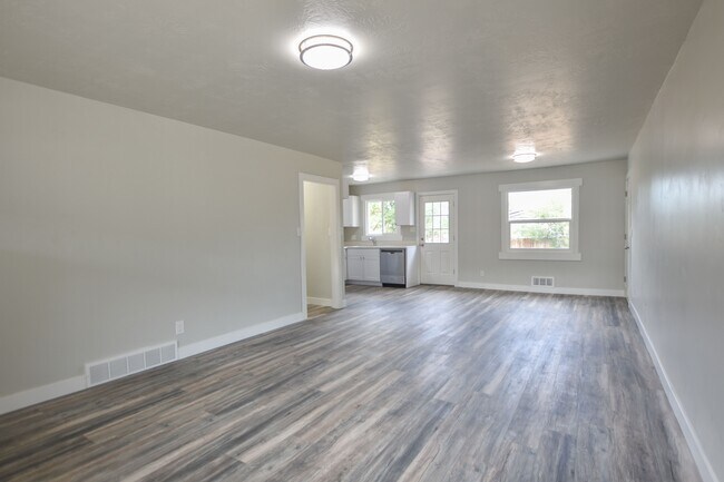 Building Photo - 7060 S 3050 E