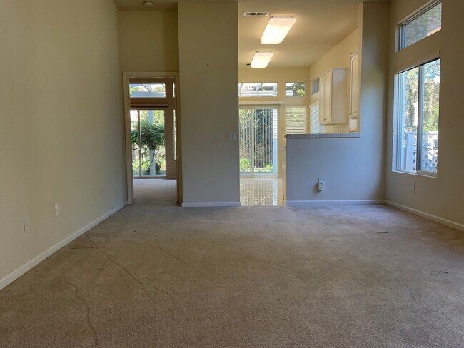 Building Photo - Gorgeous Summerset Duet in Gated 55+ Community