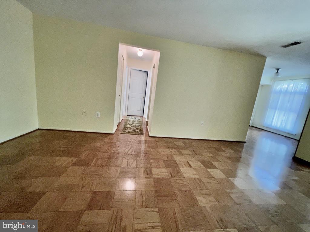 3356 Woodburn Rd Unit 24, Annandale, VA 22003 Room for Rent in