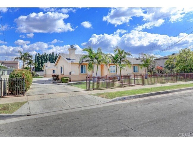 Building Photo - 10614 Firmona Ave