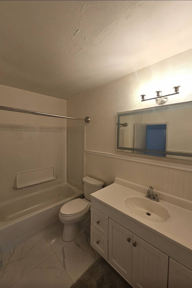 Foto del edificio - 2030 SW 23rd Ave
