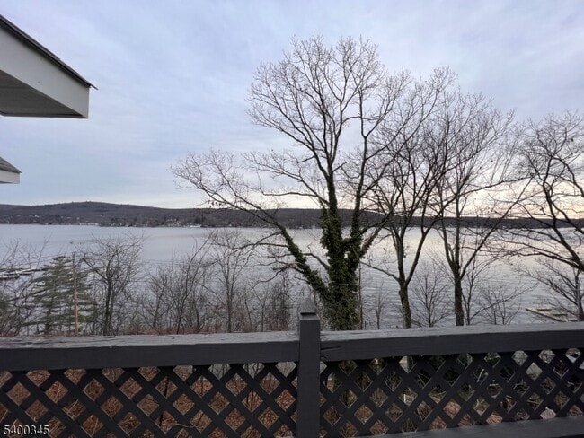 Foto del edificio - 12 Gifford Rd