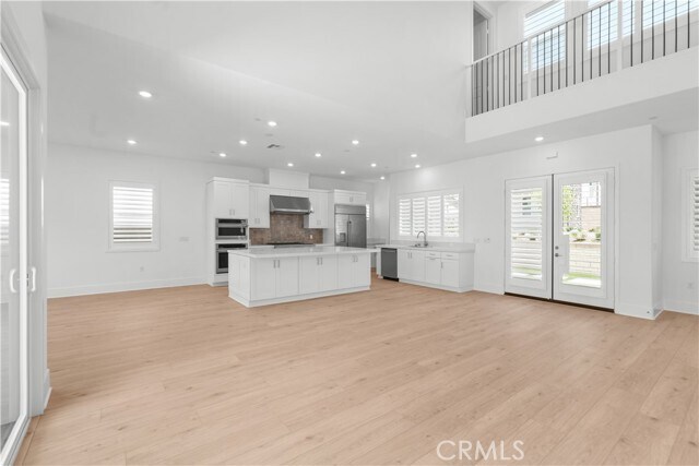 Building Photo - 240 Sora