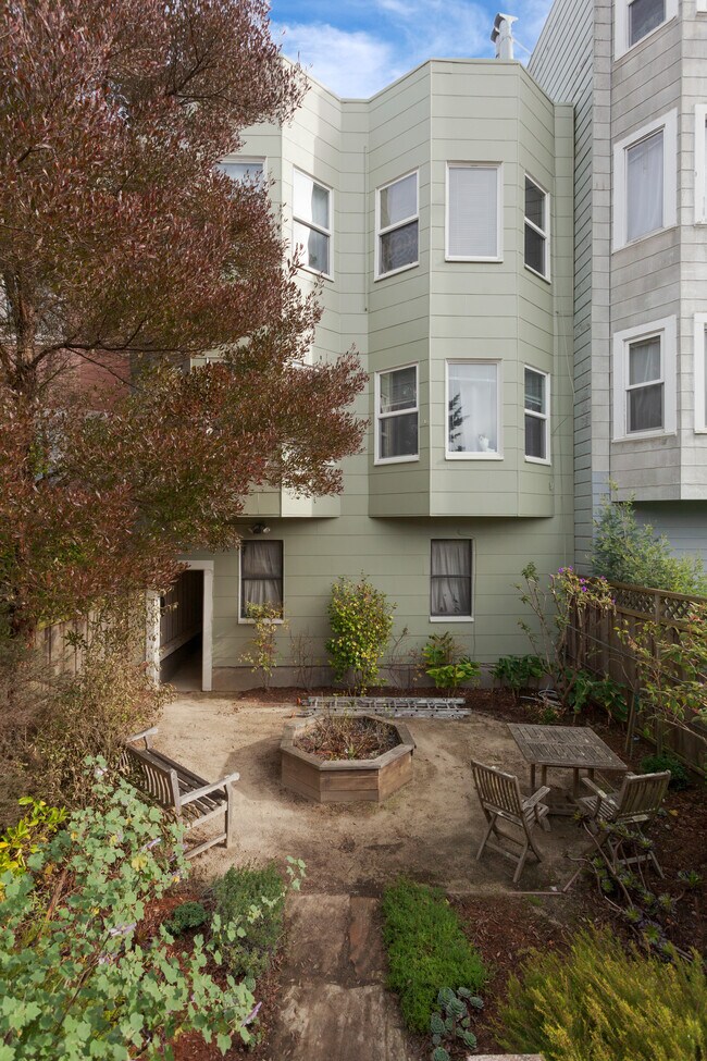 Building Photo - 1363 7th Ave