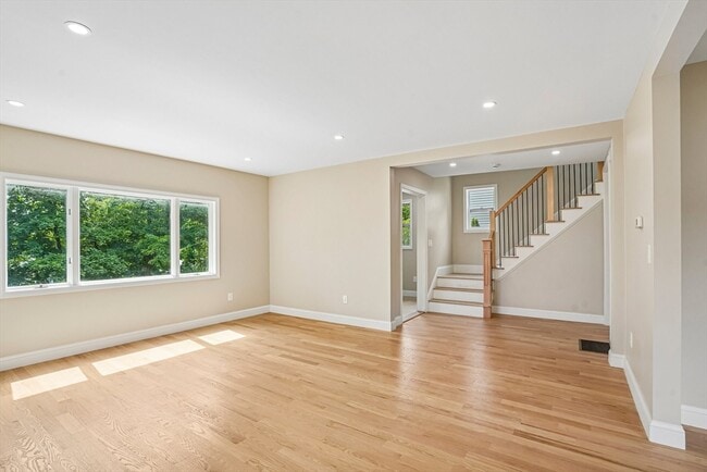 Building Photo - 559 Winthrop St
