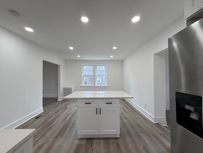 Foto del edificio - Spacious NE Roanoke City Home!