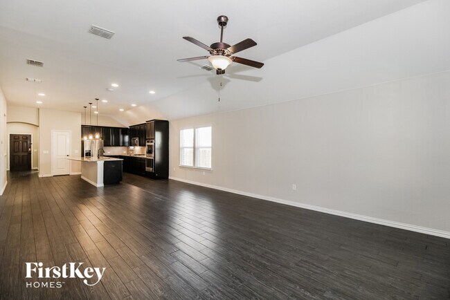 Foto del edificio - 6701 Cedarhurst Ct