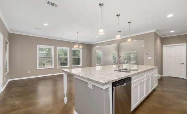 Foto del edificio - 3209 Link St