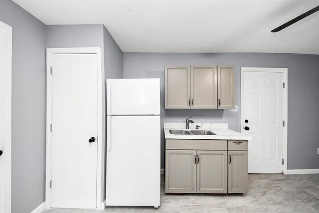 Building Photo - 5103 Karu Dr