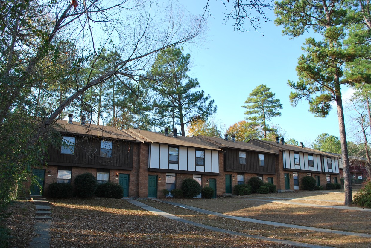 Primary Photo - Brookwood Apartments