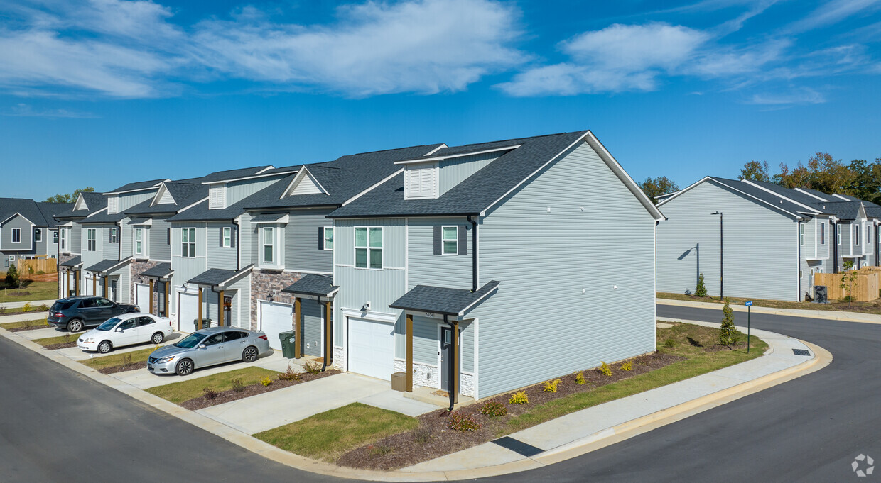 Primary Photo - Kingsley Park Townhomes