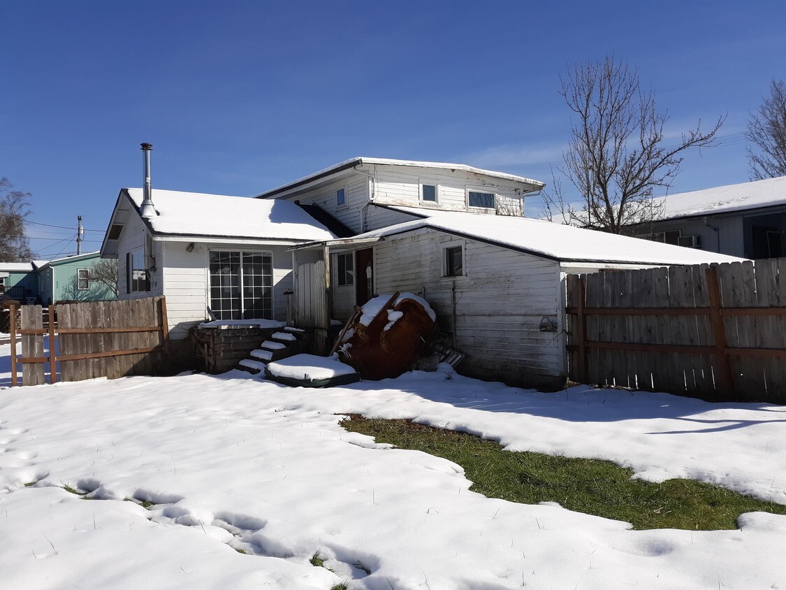 273 Alder St, Yoncalla, OR 97499 House Rental in Yoncalla, OR