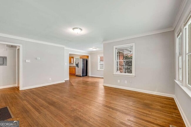 Foto del edificio - 847 Gertrude Pl NW