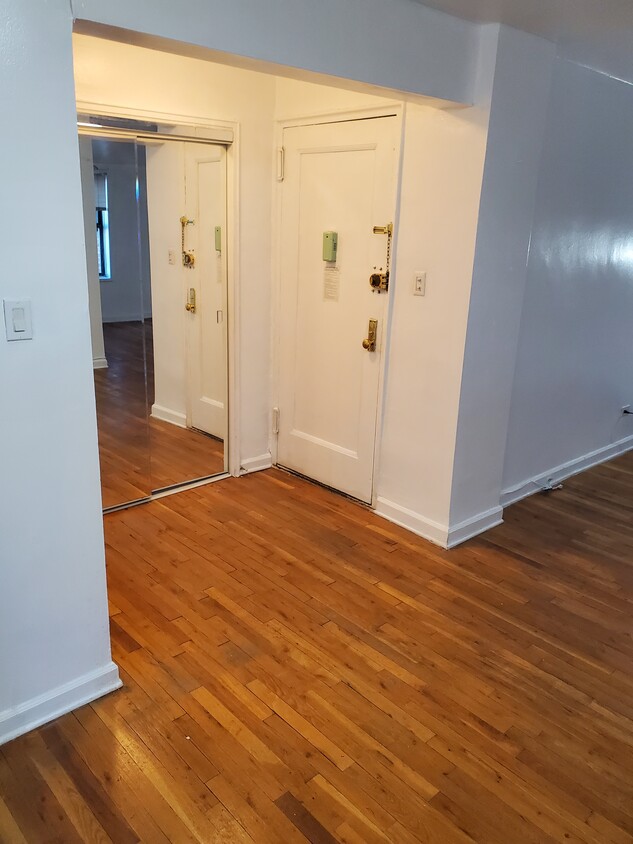 Foto principal - 6309 108th St