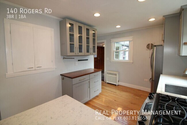 Foto del edificio - 3 Bedroom 1 Bath Kittery Ranch for Lease!