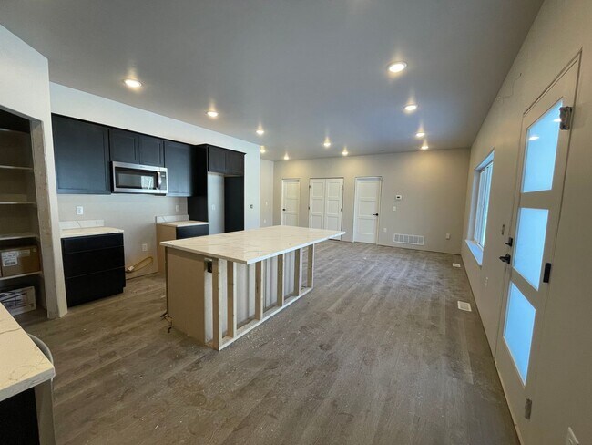 Foto del edificio - 7404 N Paw St