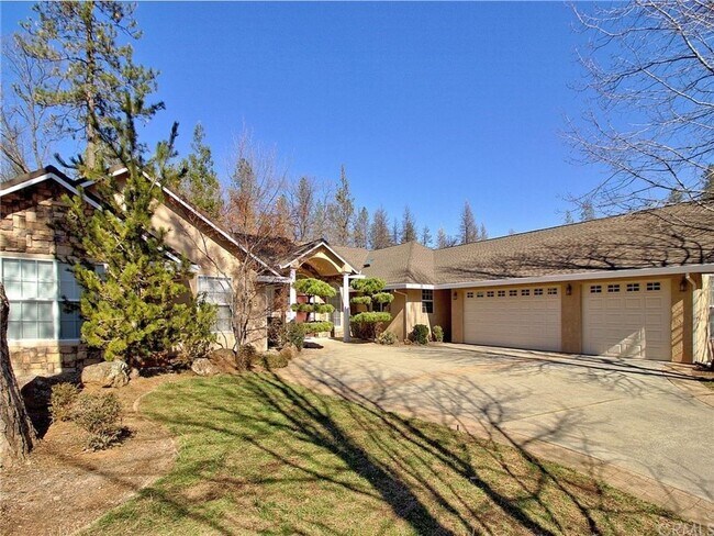 Foto del edificio - Beautiful Home in Rising Community complet...