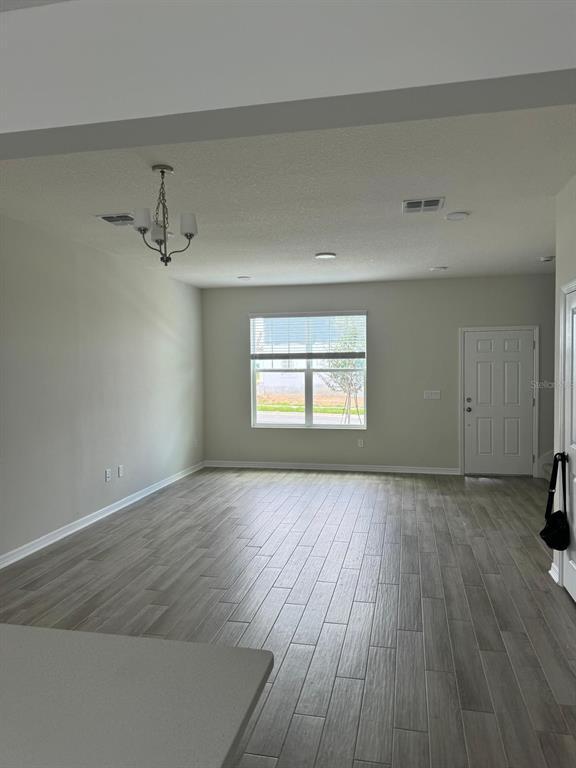 Foto del edificio - 15887 Grafton Wy