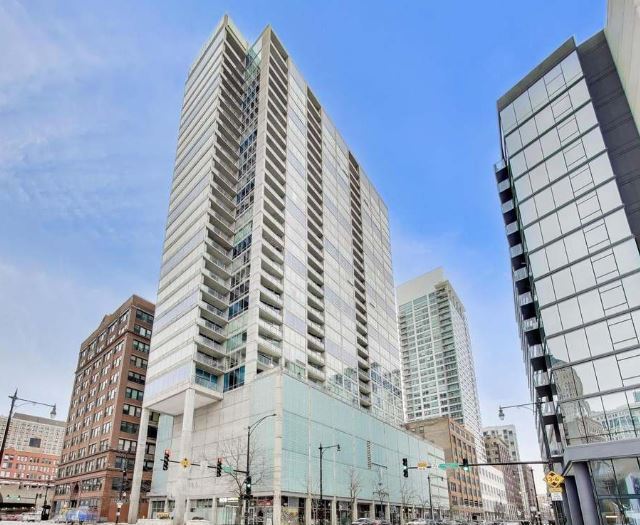 Building Photo - 611 S Wells St