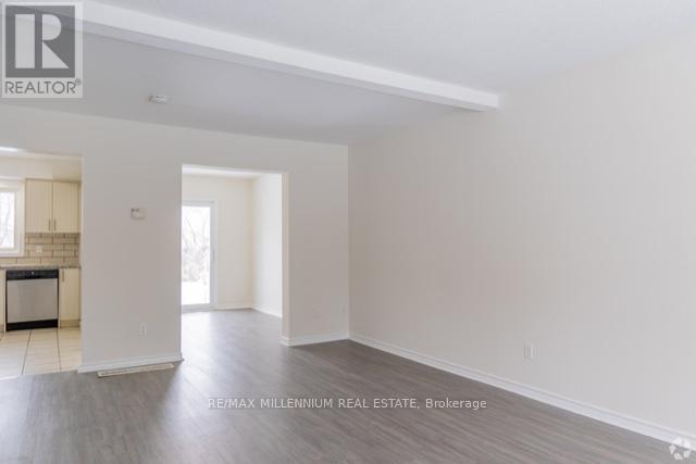 Photo du bâtiment - 414 Stone Rd W