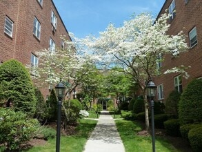Building Photo - 65 Colborne Rd