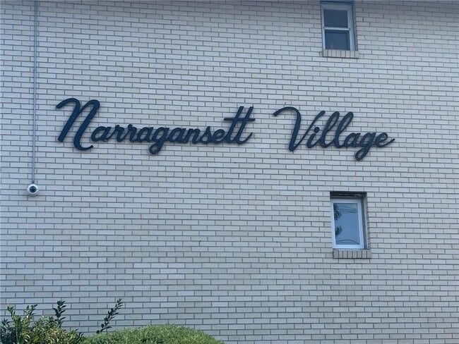 Building Photo - 400 Narragansett Pkwy