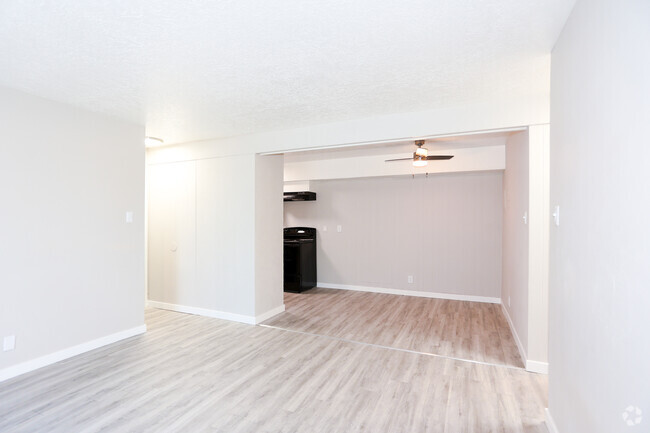 2BD, 2BA - 896SF Mirror - Theta Apartments