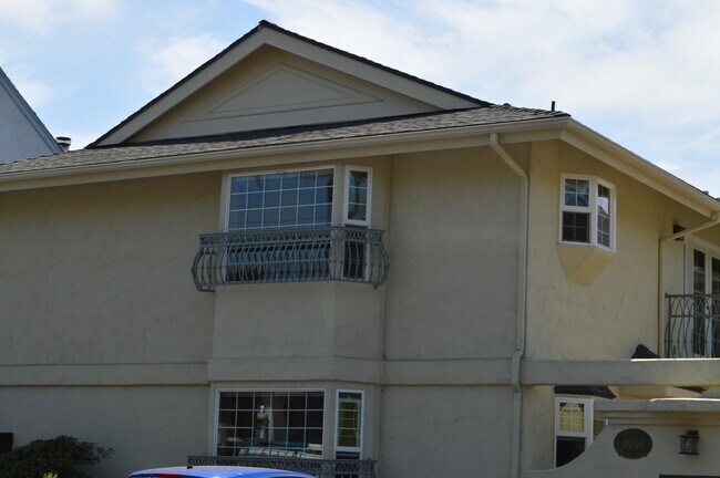 Foto del edificio - 1 Bedroom Condo in Mission Hills