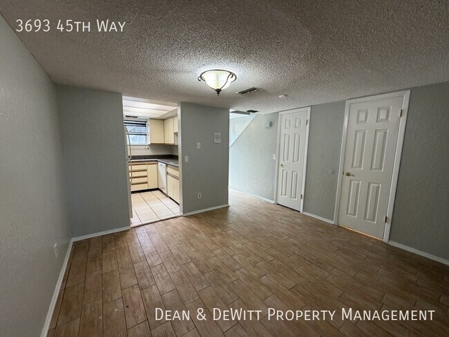 Foto del edificio - 3693 45th Way N