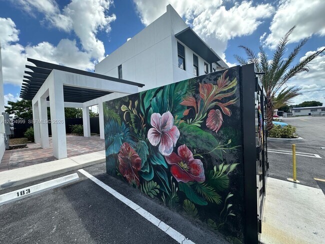 Foto del edificio - 19217 NW 37th Ave