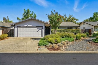 Building Photo - 4895 Summit View Ct