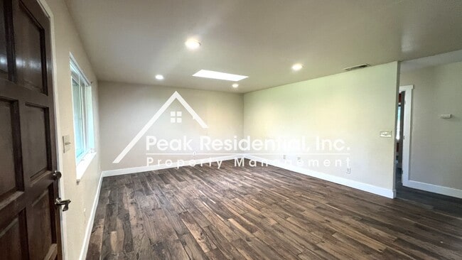 Foto del edificio - Updated 4bd/3ba Home In Loomis on 2 Acres!