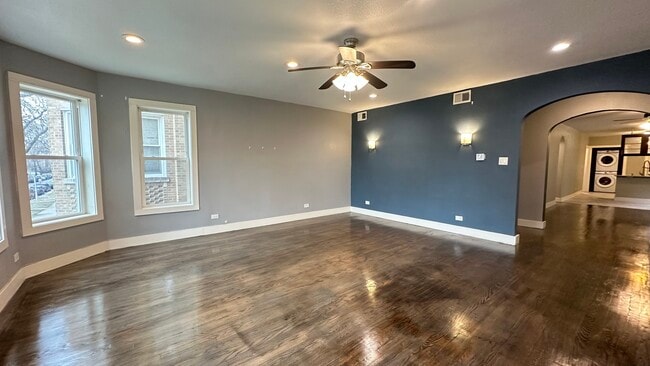 Building Photo - 6207 N Talman Ave