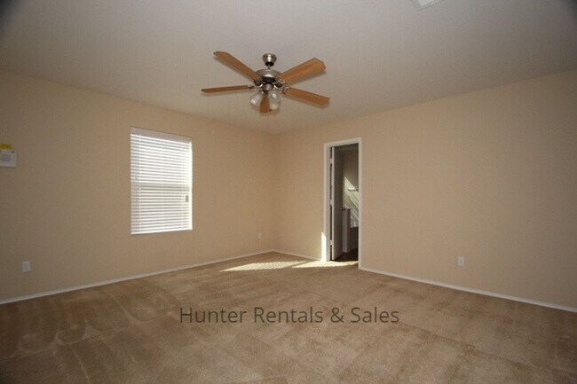 Building Photo - 4 Bedroom 3 Bath Home
