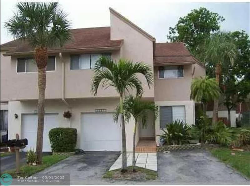 Foto principal - 8201 NW 8th Pl