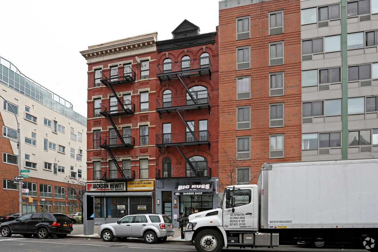 Building Photo - truman 2195