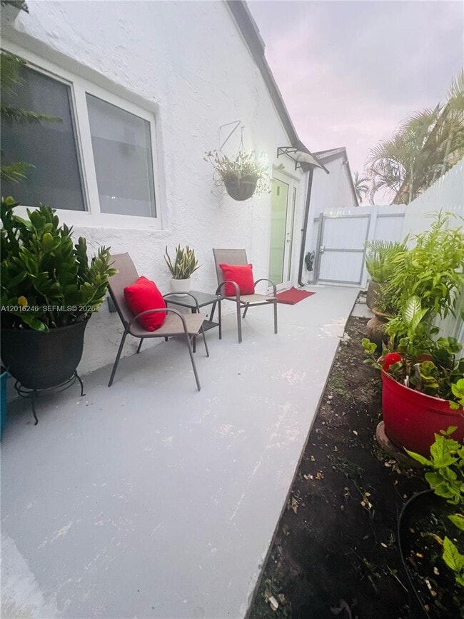 Foto del edificio - 2500 SW 131st Ct
