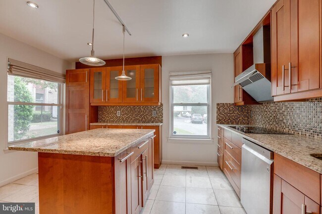 Foto del edificio - 12260 Greenleaf Ave